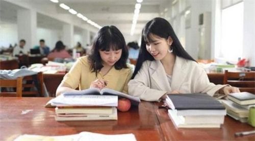 美国留学中介释惑服务,当前状态下考研还是出国留学